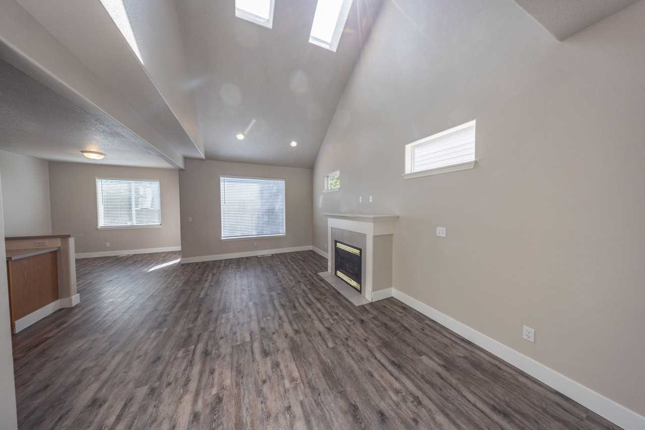 13813 Ne 63rd St - Photo 2 of 22