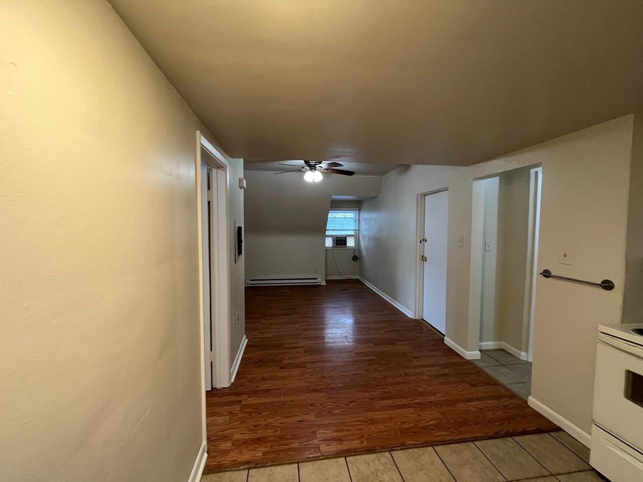 Stratford 217 - Photo 3 of 18