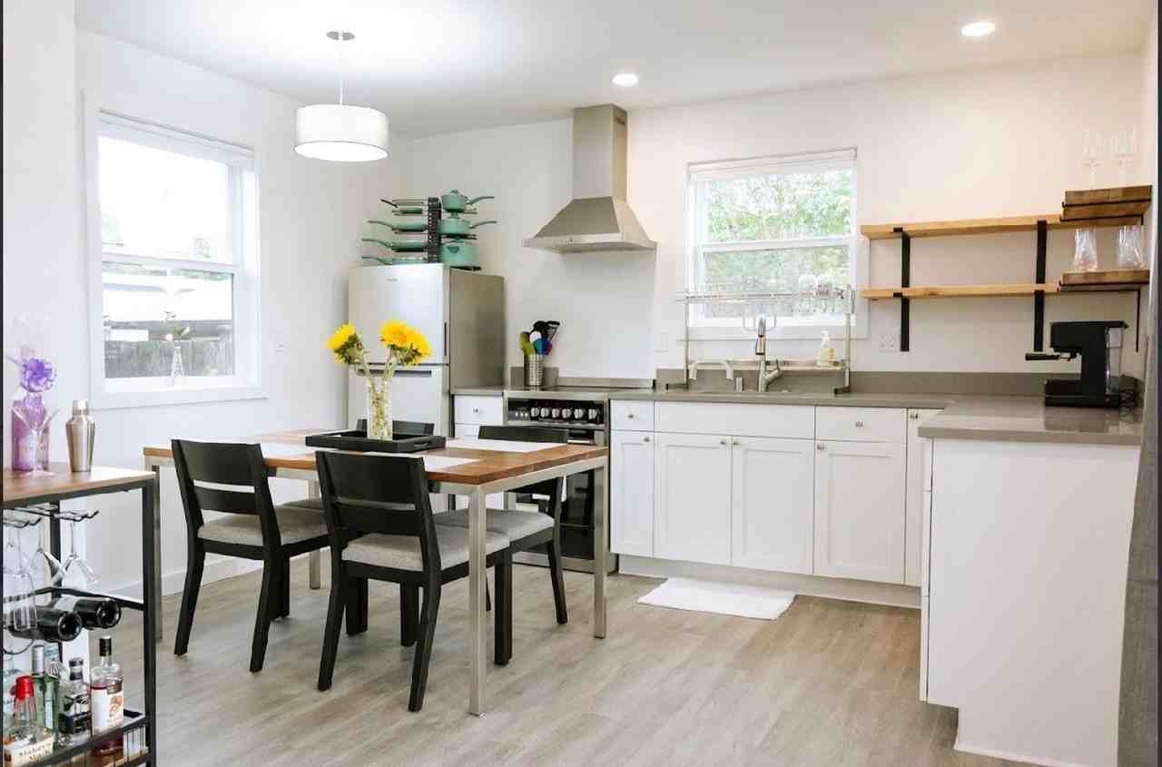 7538 Mary Ave Nw - Photo 4 of 11