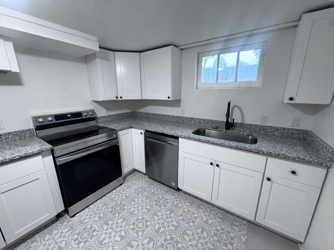 286 W 1200 N St #BSMT - TKP - KP - Photo 3 of 14