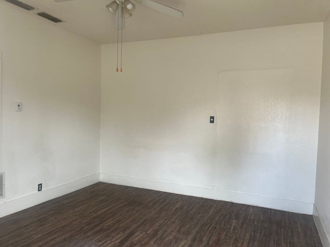 601/603 W. 1st St. - Photo 2 of 10