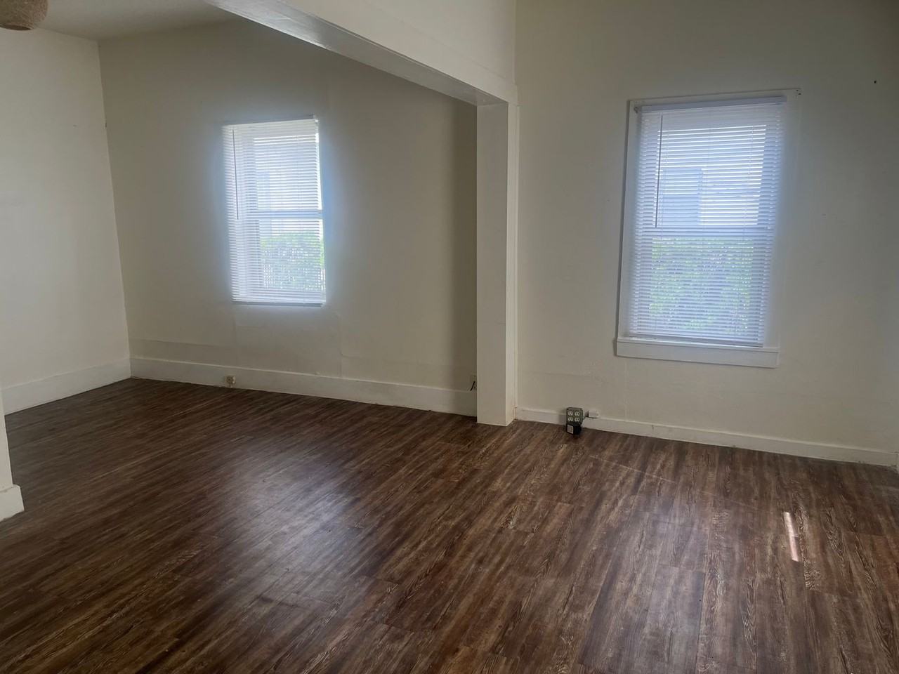 601/603 W. 1st St. - Photo 3 of 10