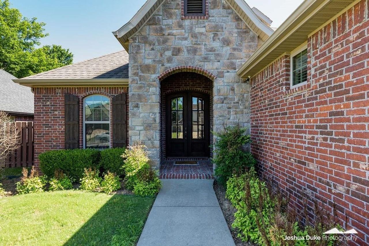 4328 E Black Canyon St - Photo 2 of 22