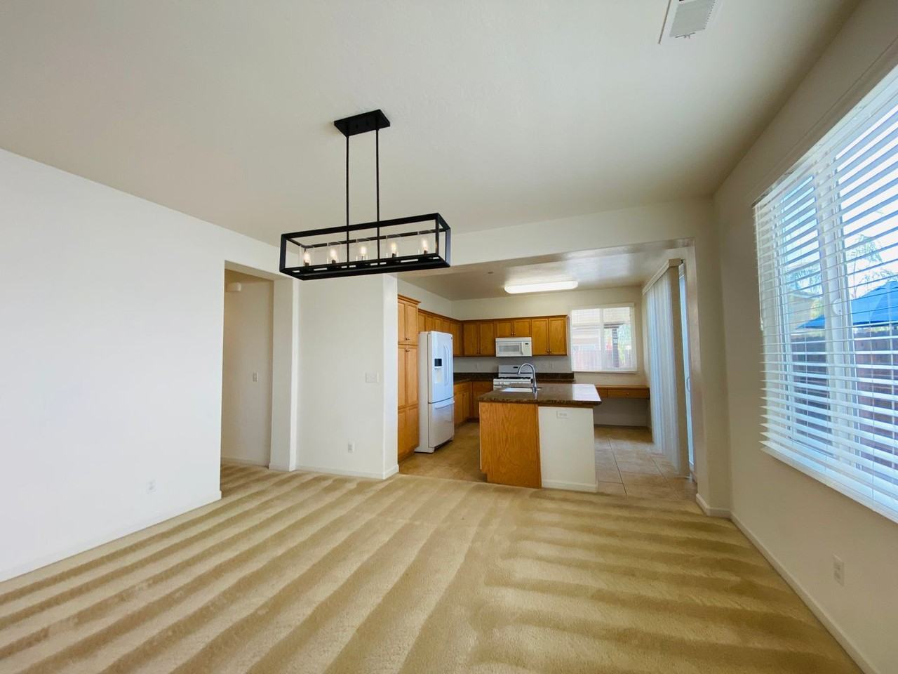 10539 N Recreation Ave - Photo 2 of 39