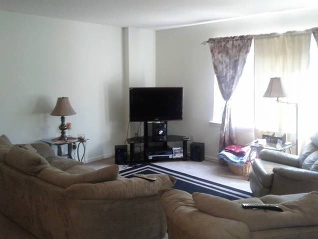 1316 Putnam Blvd - Photo 2 of 10