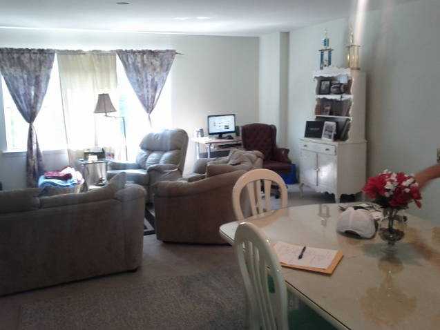 1316 Putnam Blvd - Photo 3 of 10