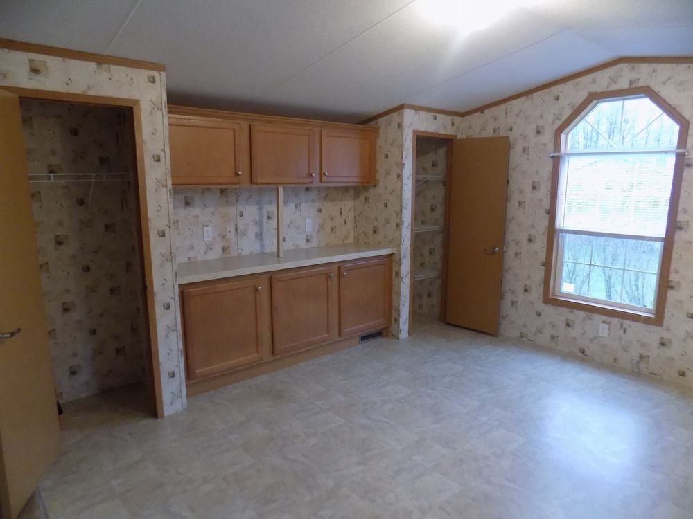 637 Sholder Rd - Photo 2 of 14