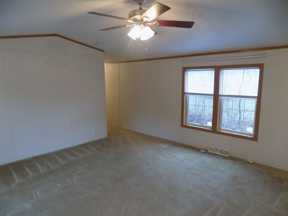 637 Sholder Rd - Photo 3 of 14