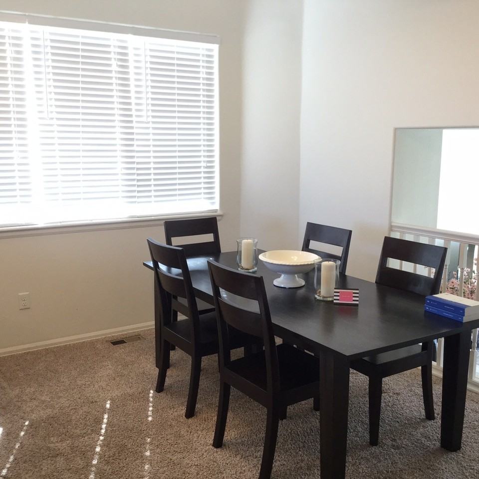 527 Stoney Brook Rd - Photo 4 of 11