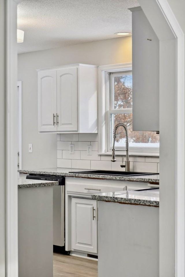 926 5th Ave N - Photo 7 of 30