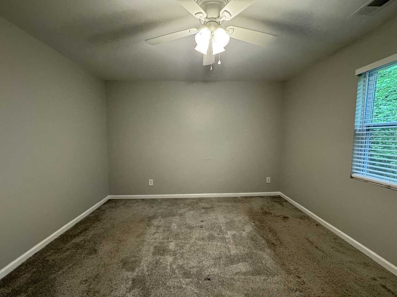 131 Michele Drive - Photo 6 of 11
