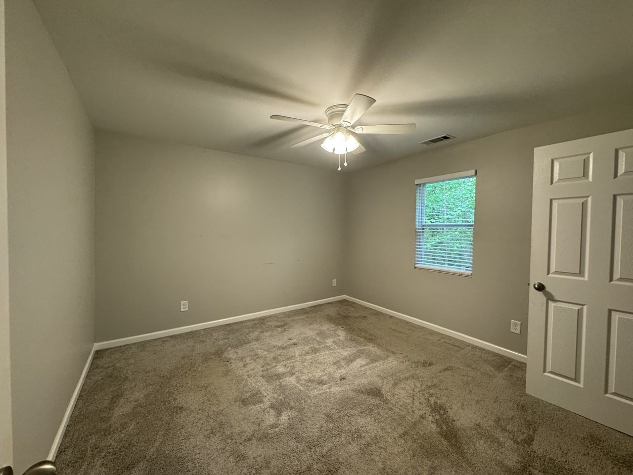 131 Michele Drive - Photo 7 of 11