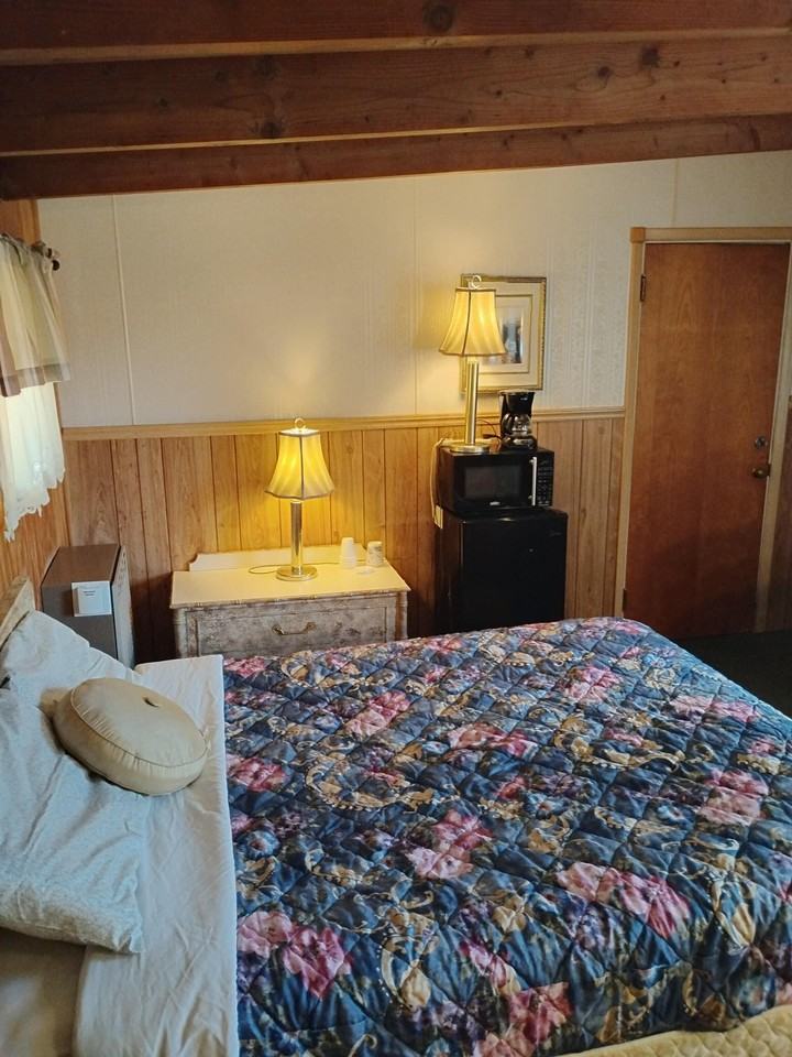 Ellsworth Suites - Photo 2 of 39