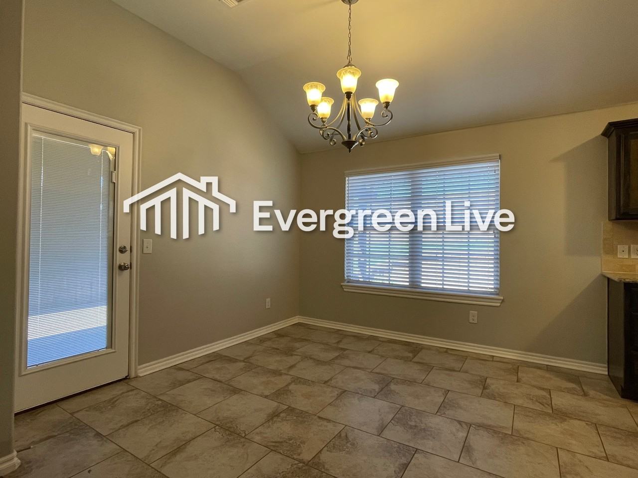 2421 Shell Dr - Photo 5 of 16