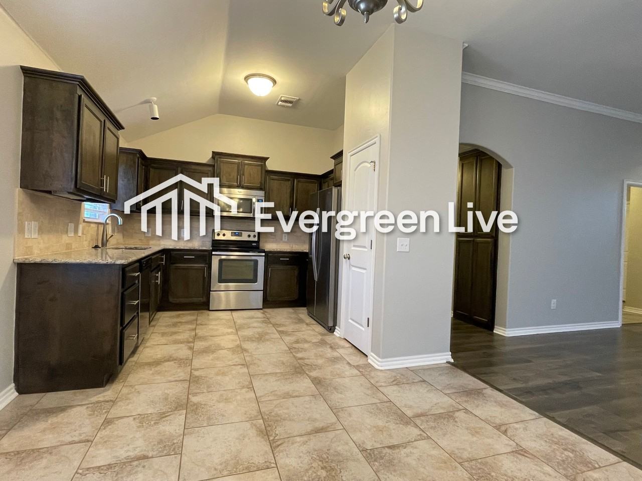 2421 Shell Dr - Photo 6 of 16
