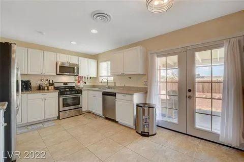 219 Elm St - Photo 7 of 7