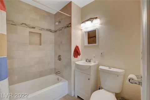 219 Elm St - Photo 5 of 7