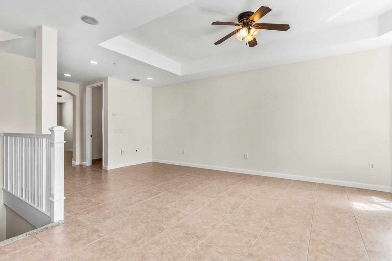 11840 Valencia Gardens Avenue - Photo 3 of 14