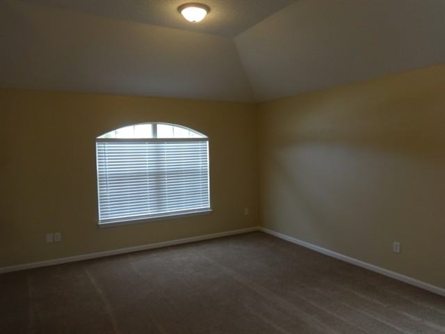 716 Sid Dr - Photo 2 of 14