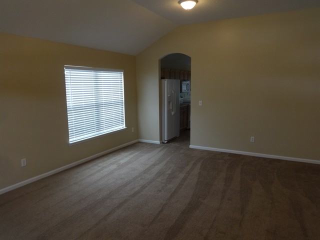 716 Sid Dr - Photo 3 of 14