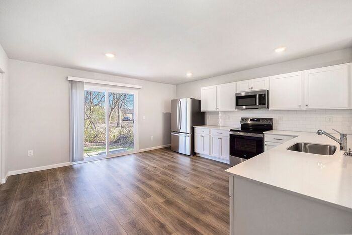 7328 Montego Bay St - Photo 3 of 19