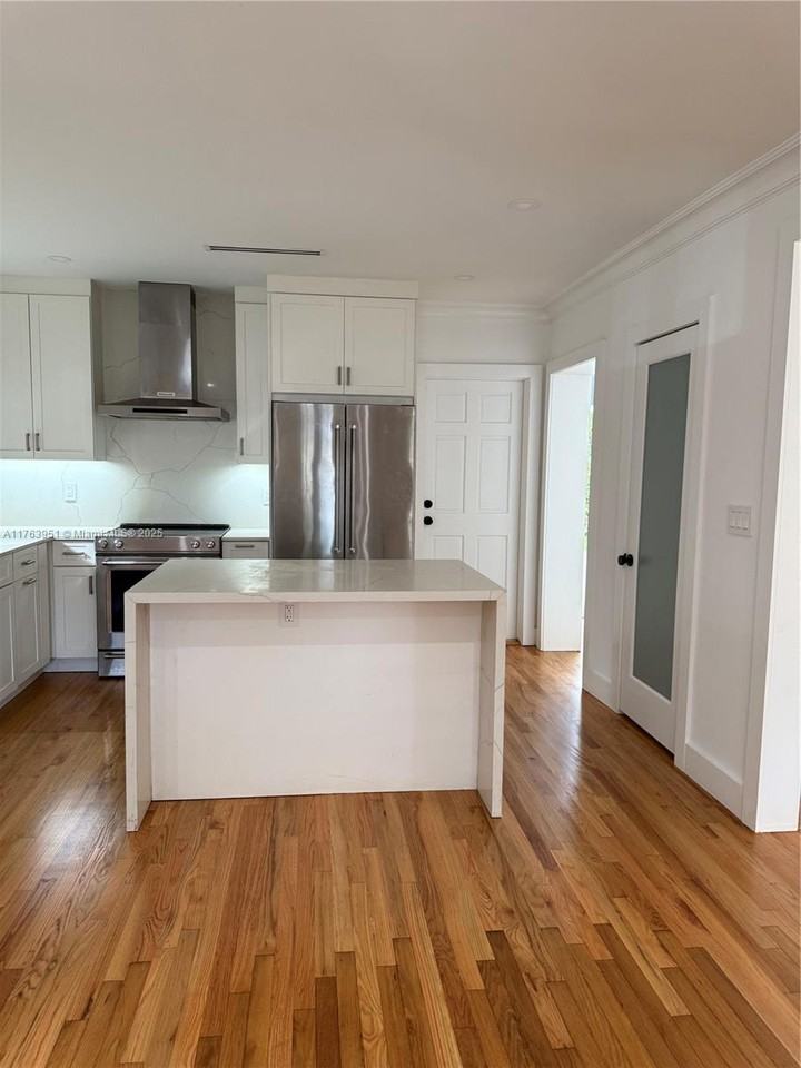 547 Giralda Ave #NA - Photo 4 of 15