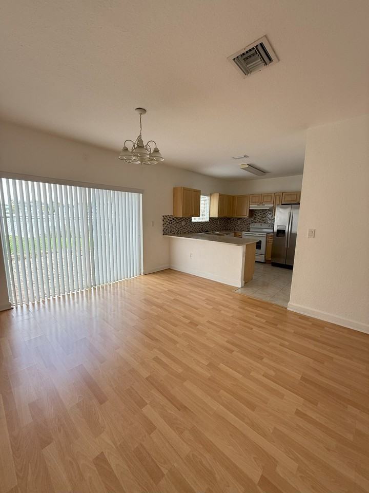 8537 Sw 214th Ln - Photo 7 of 28