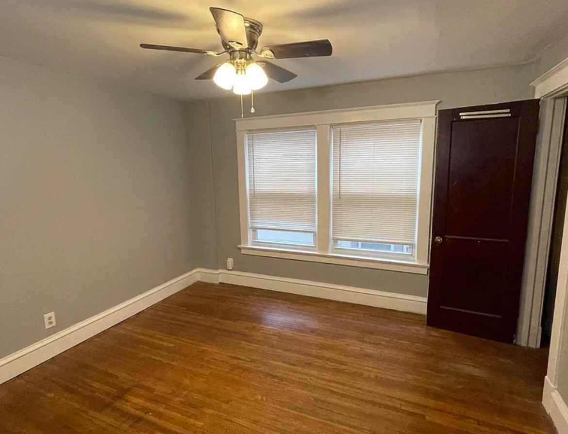 3914 Campbell St - Photo 3 of 10