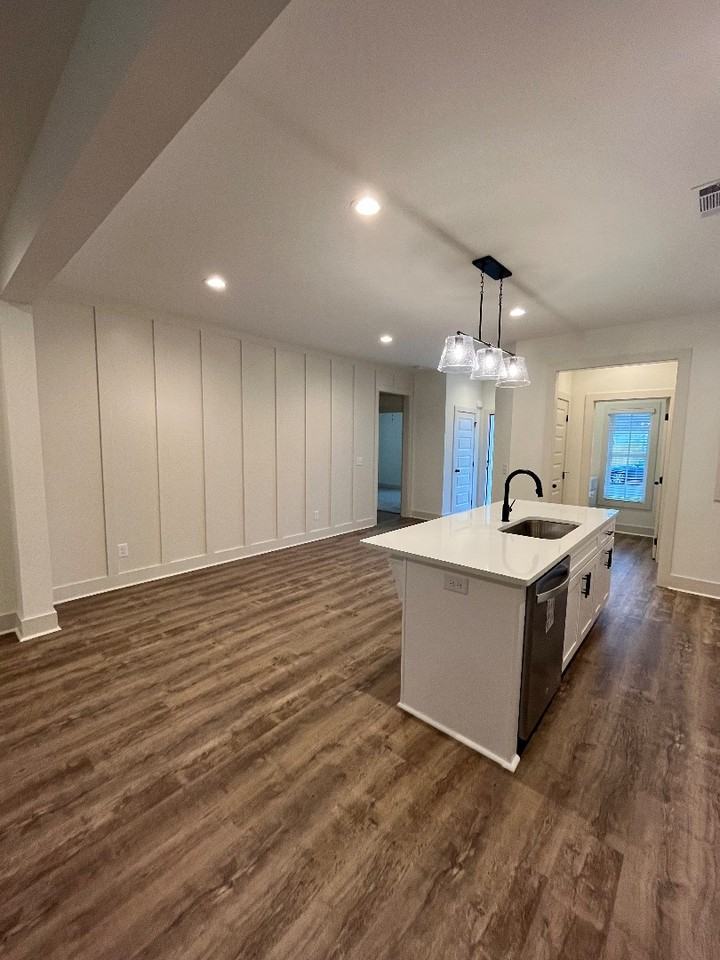 872 Village Dr - Photo 5 of 11