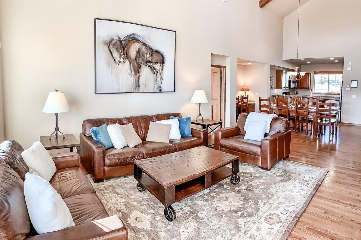 120 Fairway Ln - Photo 2 of 13