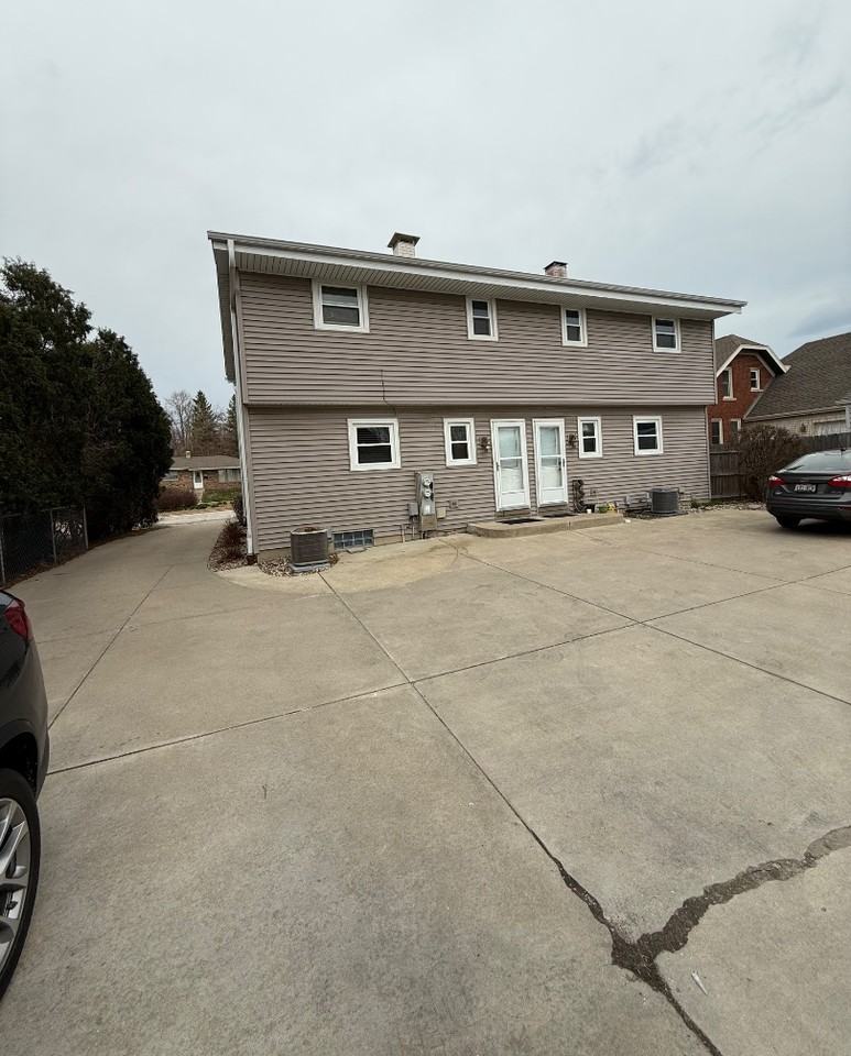 Morgan Townhouse - Photo 2 of 4