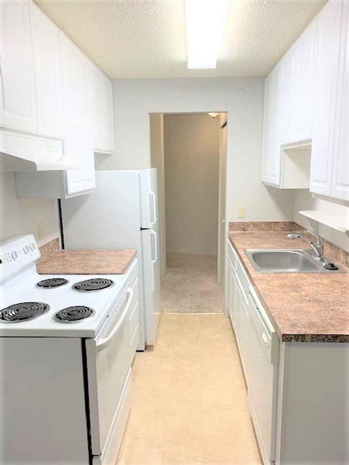 Eastlake Manor Apartments - Photo 3 of 14