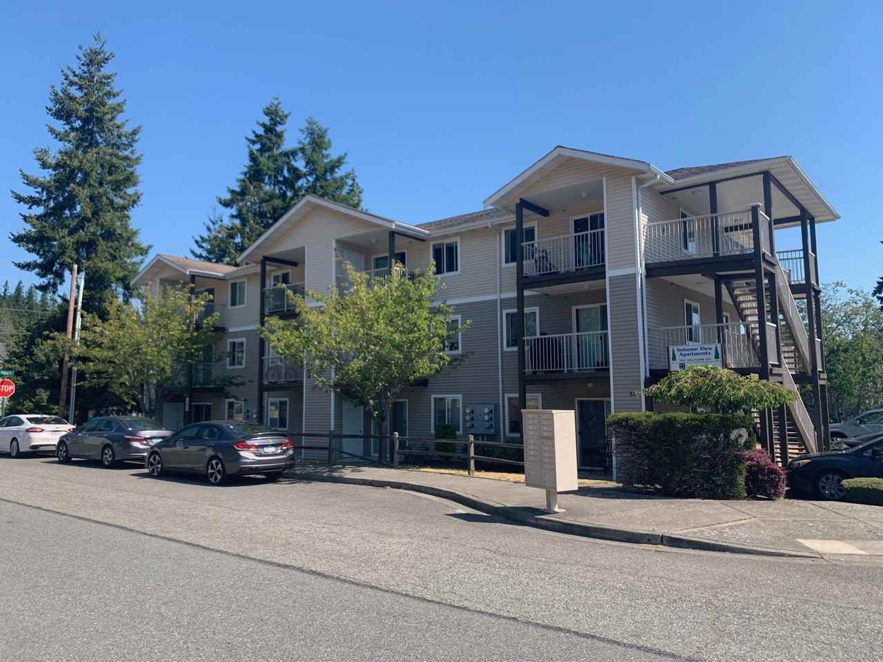 Sehome View Apartments – Timeless Comfort & Modern Convenience in the Heart of Bellingham - Photo 3 of 3