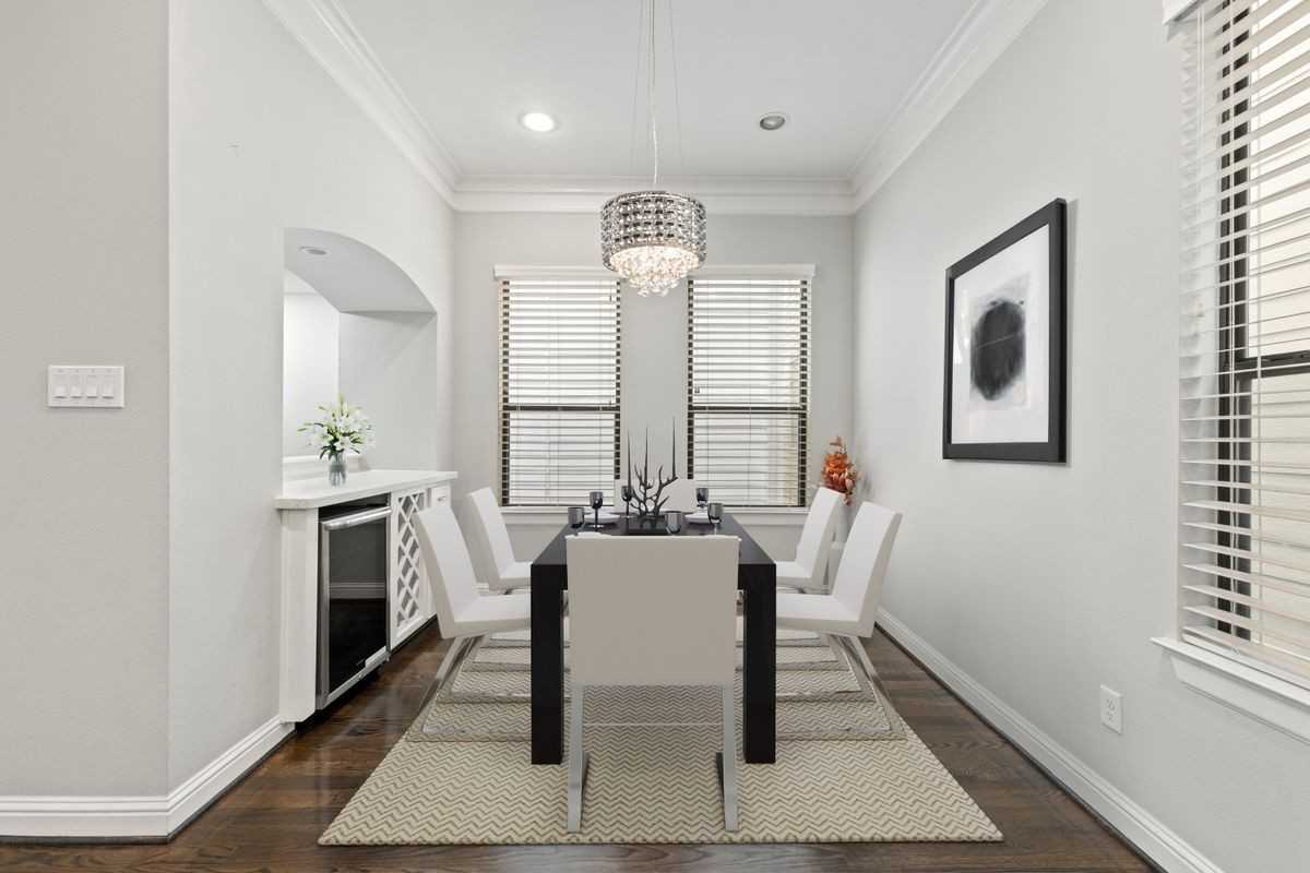 1130 W 24th St - Photo 3 of 9