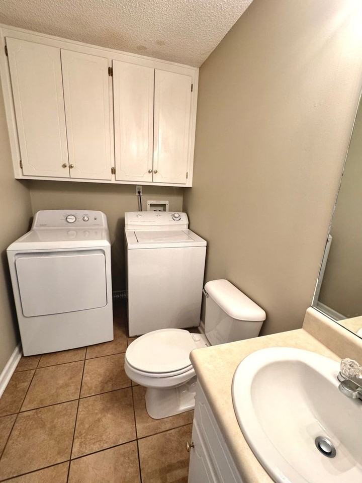 128 N Springview Dr - Photo 3 of 20