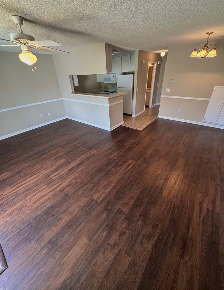 128 N Springview Dr - Photo 4 of 20