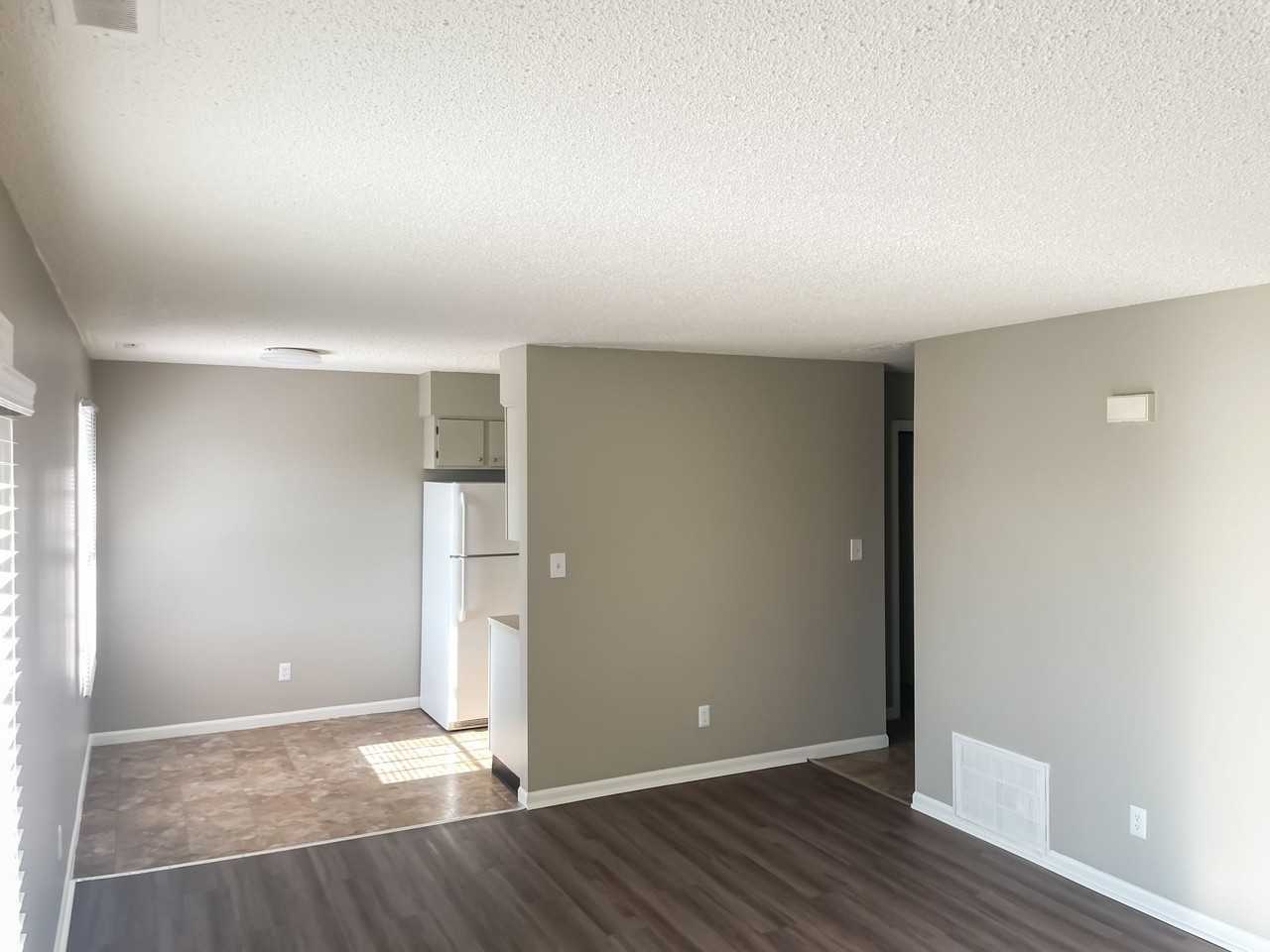 Turnberry Square Apartments - Photo 2 of 48