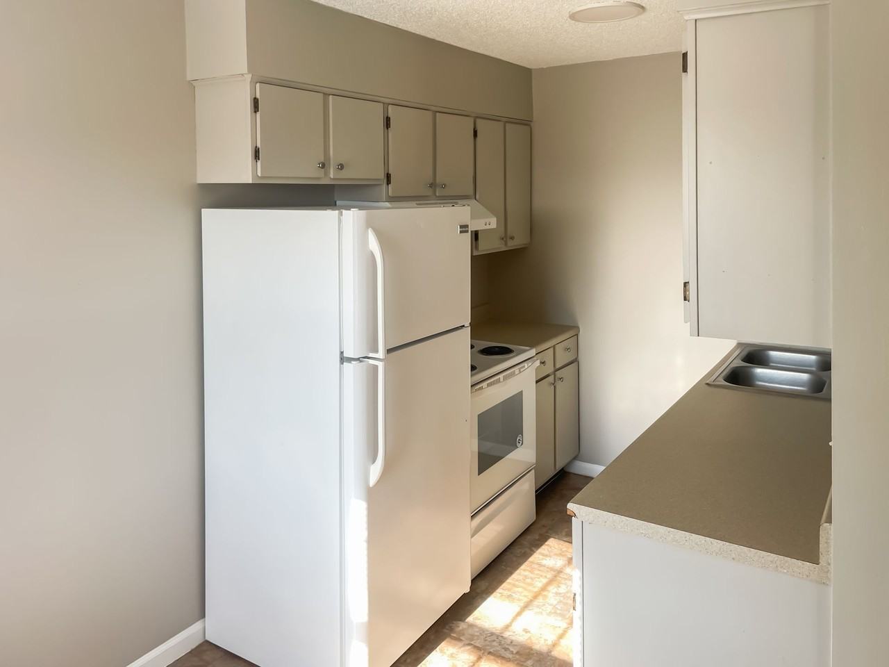 Turnberry Square Apartments - Photo 3 of 48