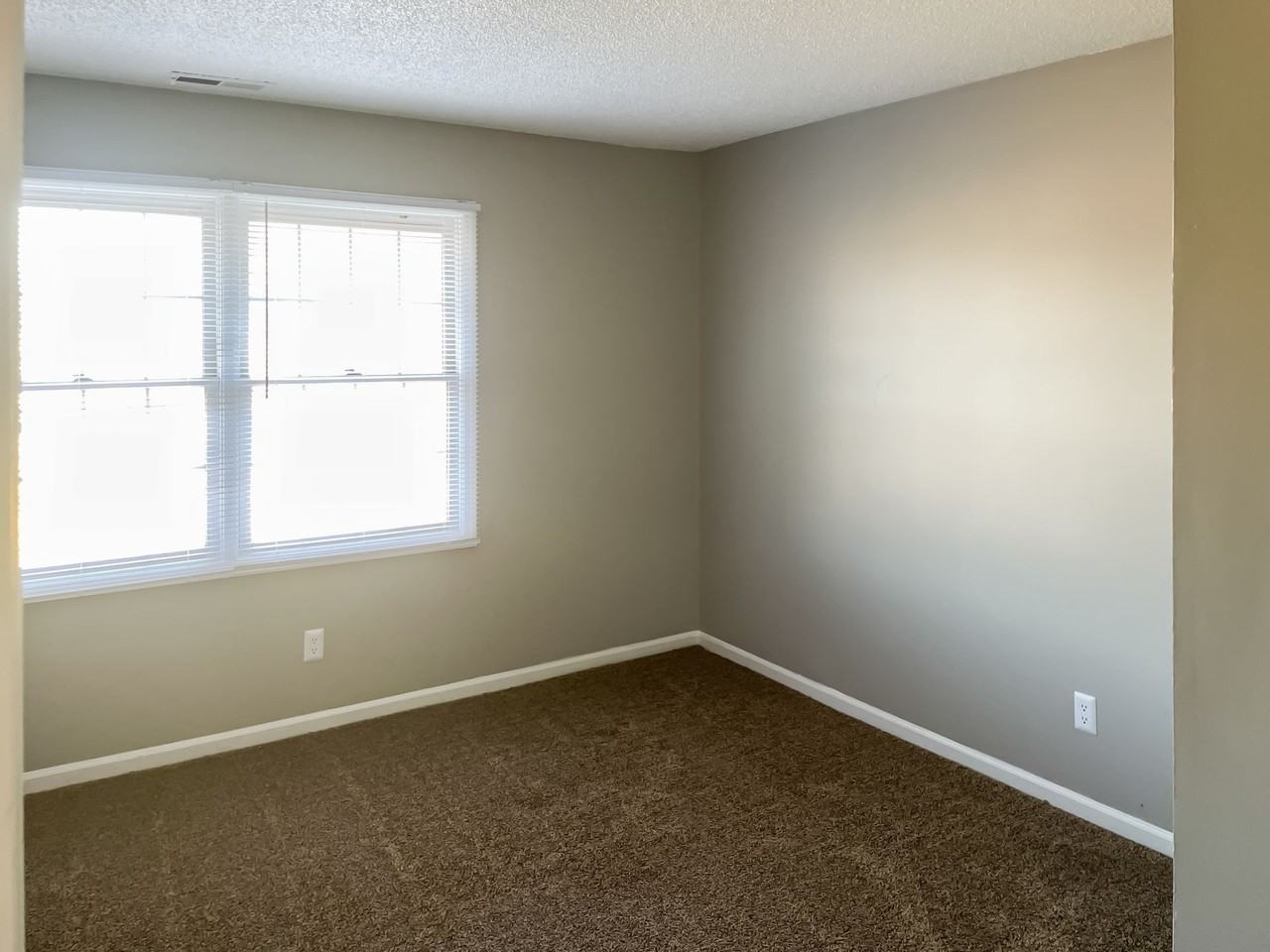 Turnberry Square Apartments - Photo 7 of 48