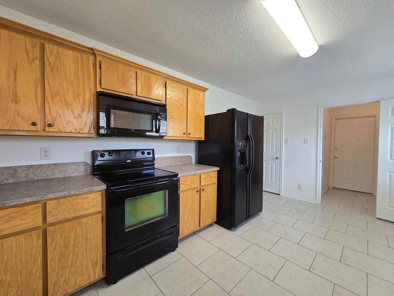 3906 Kevin Shaw Dr - Photo 7 of 34