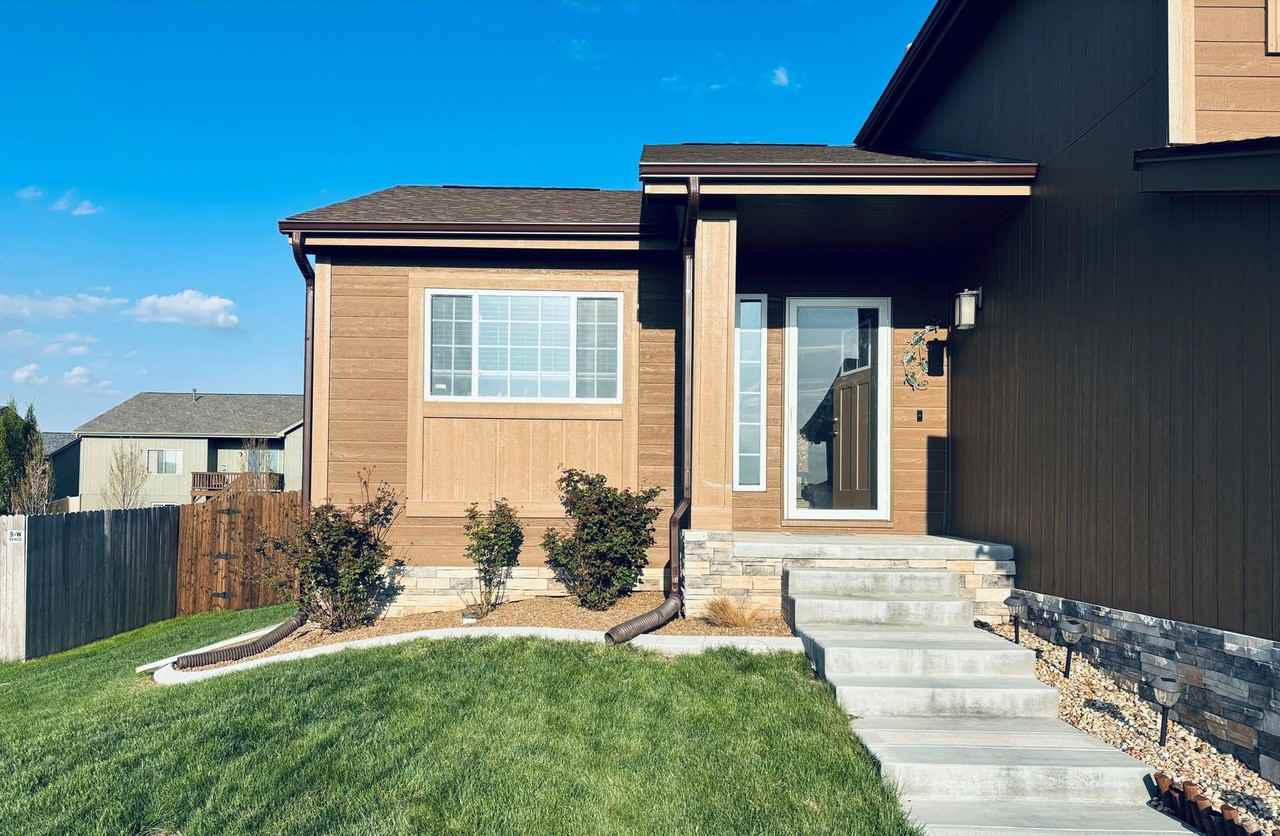 14814 S 19th St - Photo 3 of 30