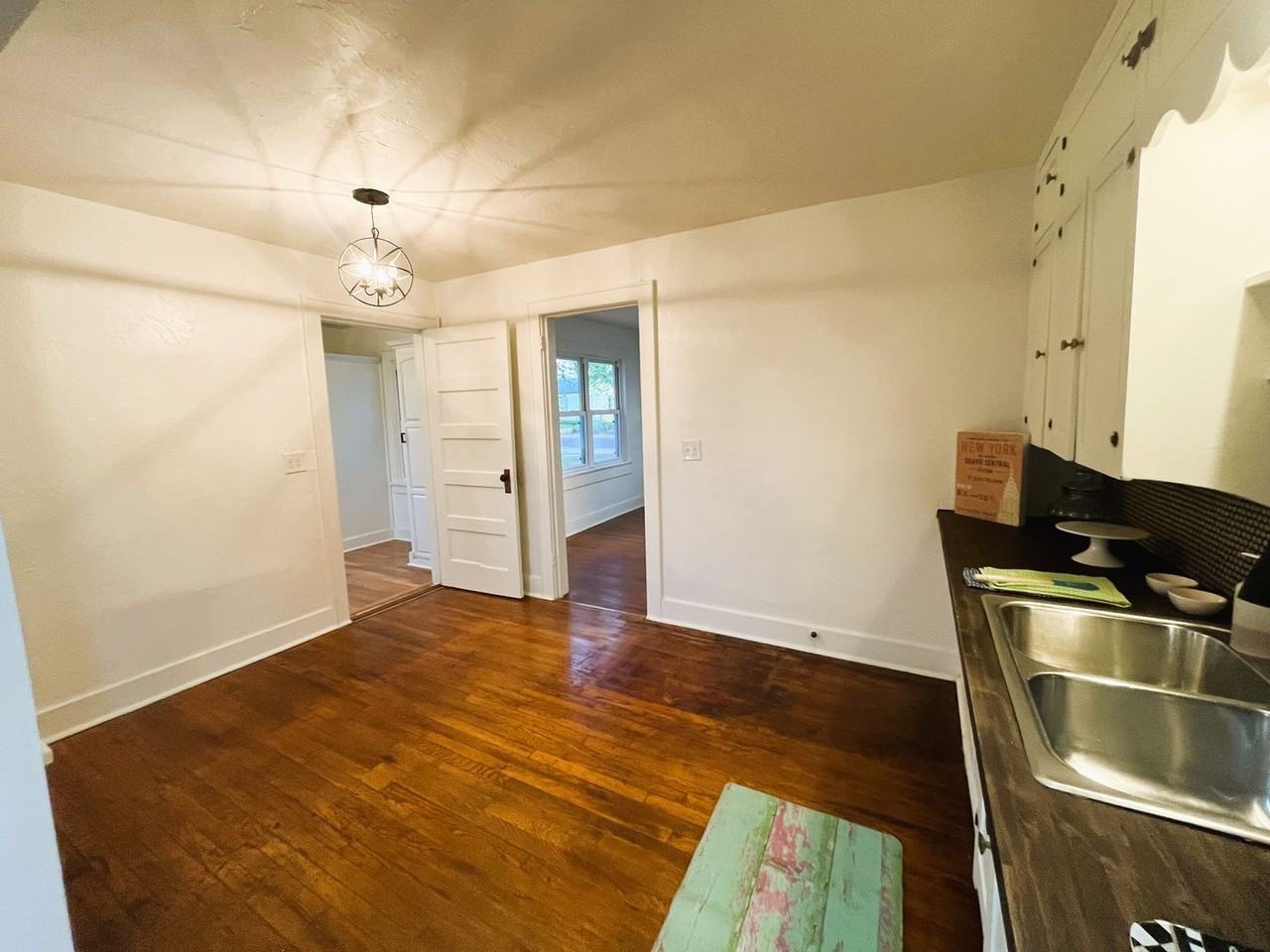 1421 Ne 10th St - Photo 6 of 17