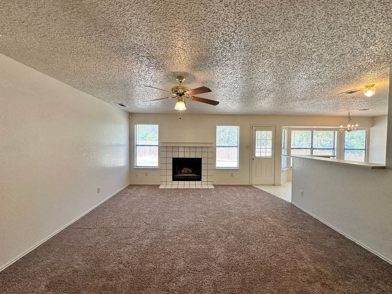 912 Tanner Rd - Photo 4 of 30