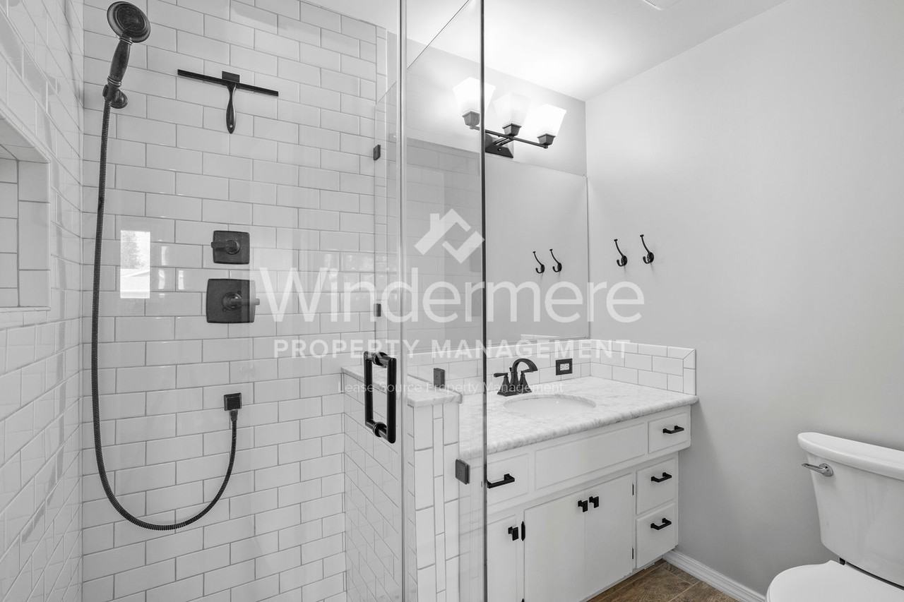 1706 E 38th Ave - Photo 4 of 32