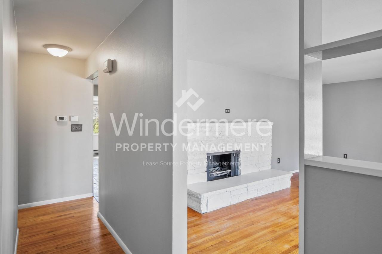 1706 E 38th Ave - Photo 5 of 32