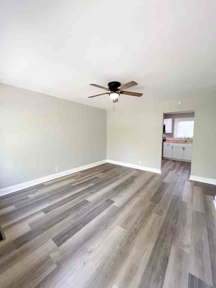 110 Wilson Ct - Photo 3 of 33