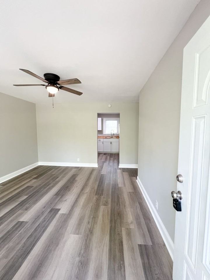 110 Wilson Ct - Photo 4 of 33