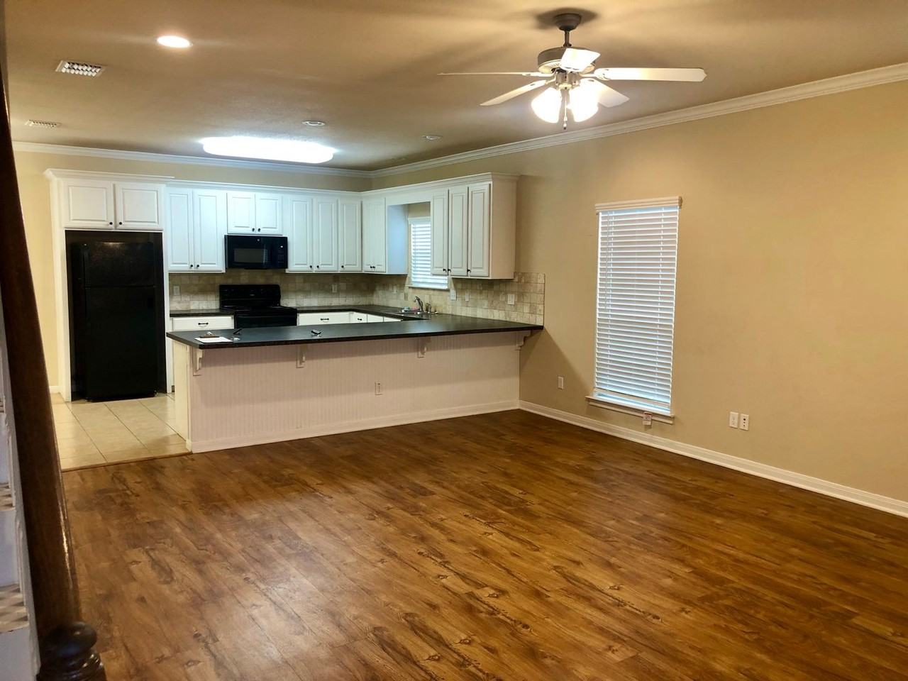 1704 S 18th St - Photo 4 of 15