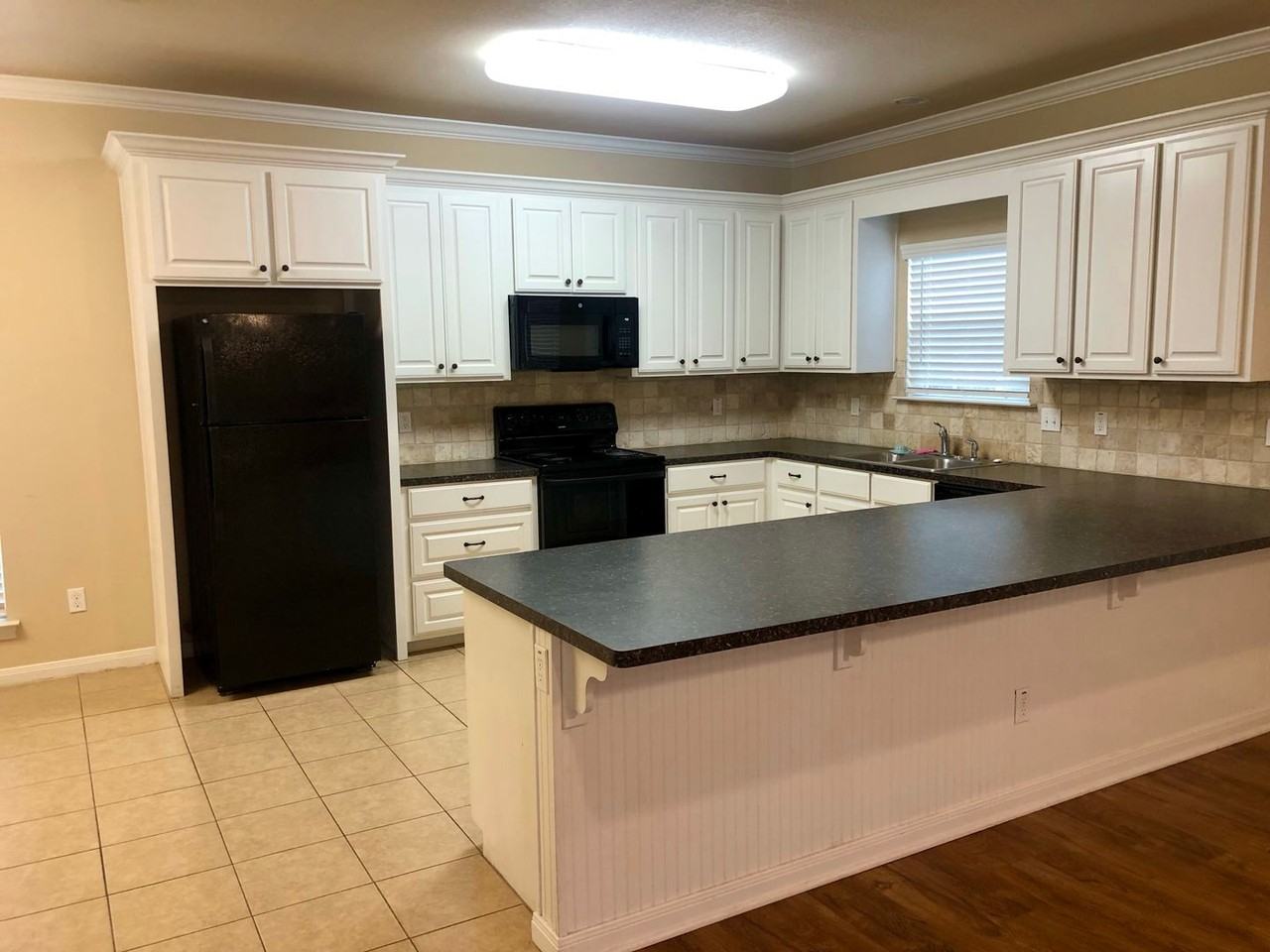 1704 S 18th St - Photo 6 of 15