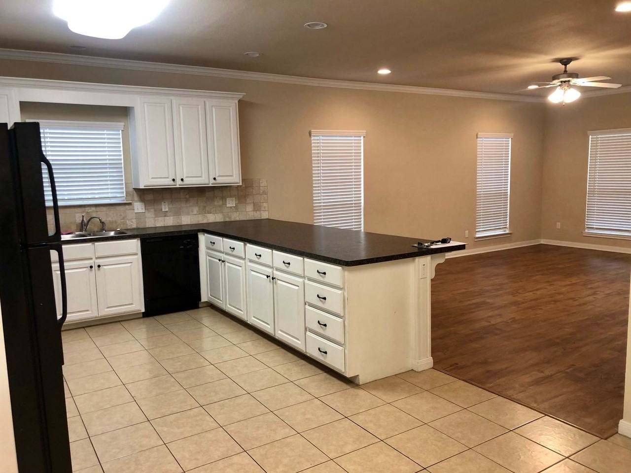 1704 S 18th St - Photo 7 of 15